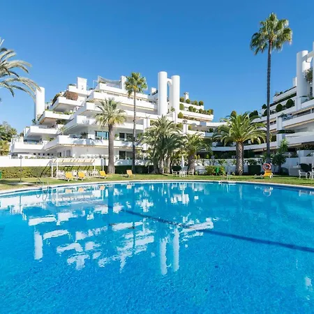 En Complejo Residencial Con Piscina *