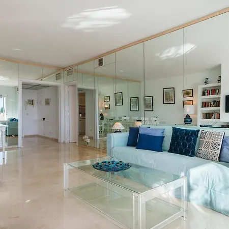 En Complejo Residencial Con Piscina Διαμέρισμα