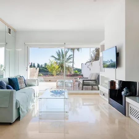 En Complejo Residencial Con Piscina